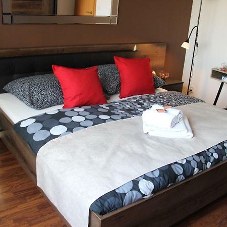 H+ Apartman Letiště Praha Apartment Bagian luar foto
