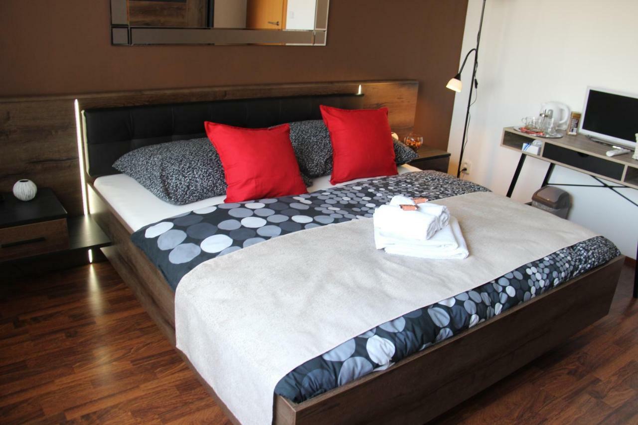 H+ Apartman Letiště Praha Apartment Bagian luar foto
