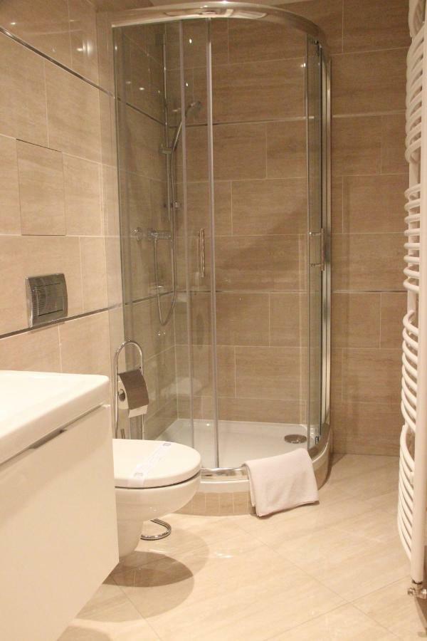 H+ Apartman Letiště Praha Apartment Bagian luar foto